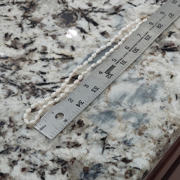 Freshwater pearl necklace with 14k gold clasp - Picture 2 of 4